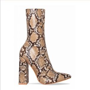SIMMI Shoes Gwen Snake Block Heel Ankle Boot